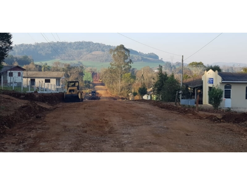 OBRAS NA ESTRADA QUE LIGA NOVO TIRADENTES À CERRO GRANDE ESTÃO EM ANDAMENTO