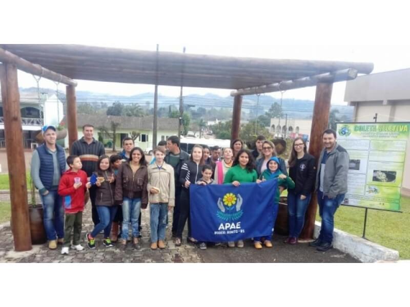 SECRETARIA DA AGRICULTURA E MEIO AMBIENTE DÁ CONTINUIDADE AS AÇÕES DE CONSCIENTIZAÇÃO DA COLETA SELETIVA AOS ESTUDANTES DA APAE