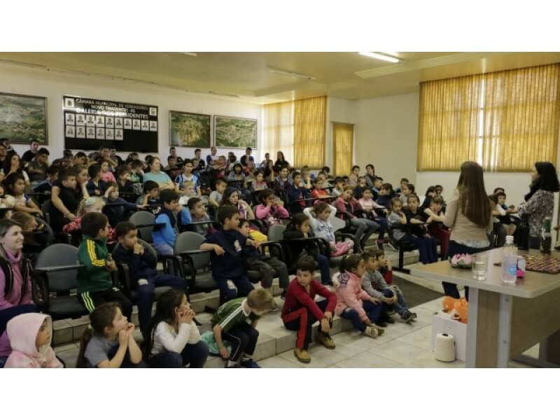 ESCOLA SÃO LUIZ GONZAGA TEVE PALESTRA SOBRE MEIO AMBIENTE EM PARCERIA COM O GRUPO CRELUZ