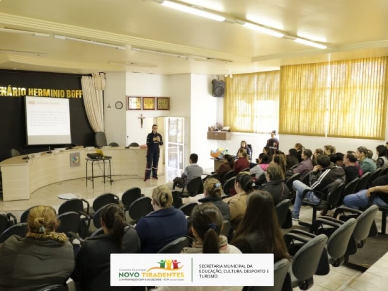 SECRETARIA DA EDUCAÇÃO PROMOVE CAPACITAÇÃO SOBRE PRIMEIROS SOCORROS EM PARCERIA COM SAMU