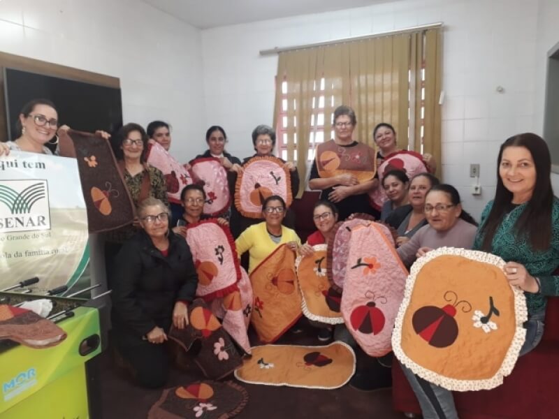 CRAS DE NOVO TIRADENTES OFERECEU CURSO DE PATCHWORK EM PARCERIA COM SENAR