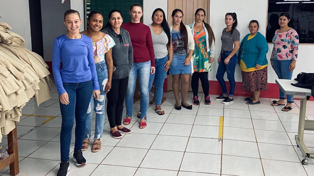 CURSO DE COSTURA DISPONIBILIZADO PELA ADMINISTRAÇÃO MUNICIPAL DE NOVO TIRADENTES É CONCLUÍDO COM SUCESSO