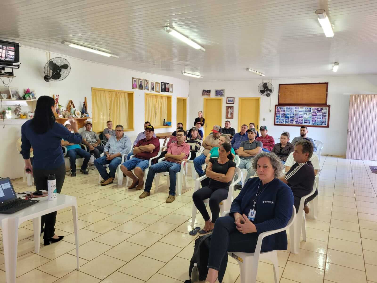 PRODUTORES RURAIS RECEBERAM ORIENTAÇÕES SOBRE A DECLARAÇÃO DE IMPOSTO DE RENDA EM NOVO TIRADENTES