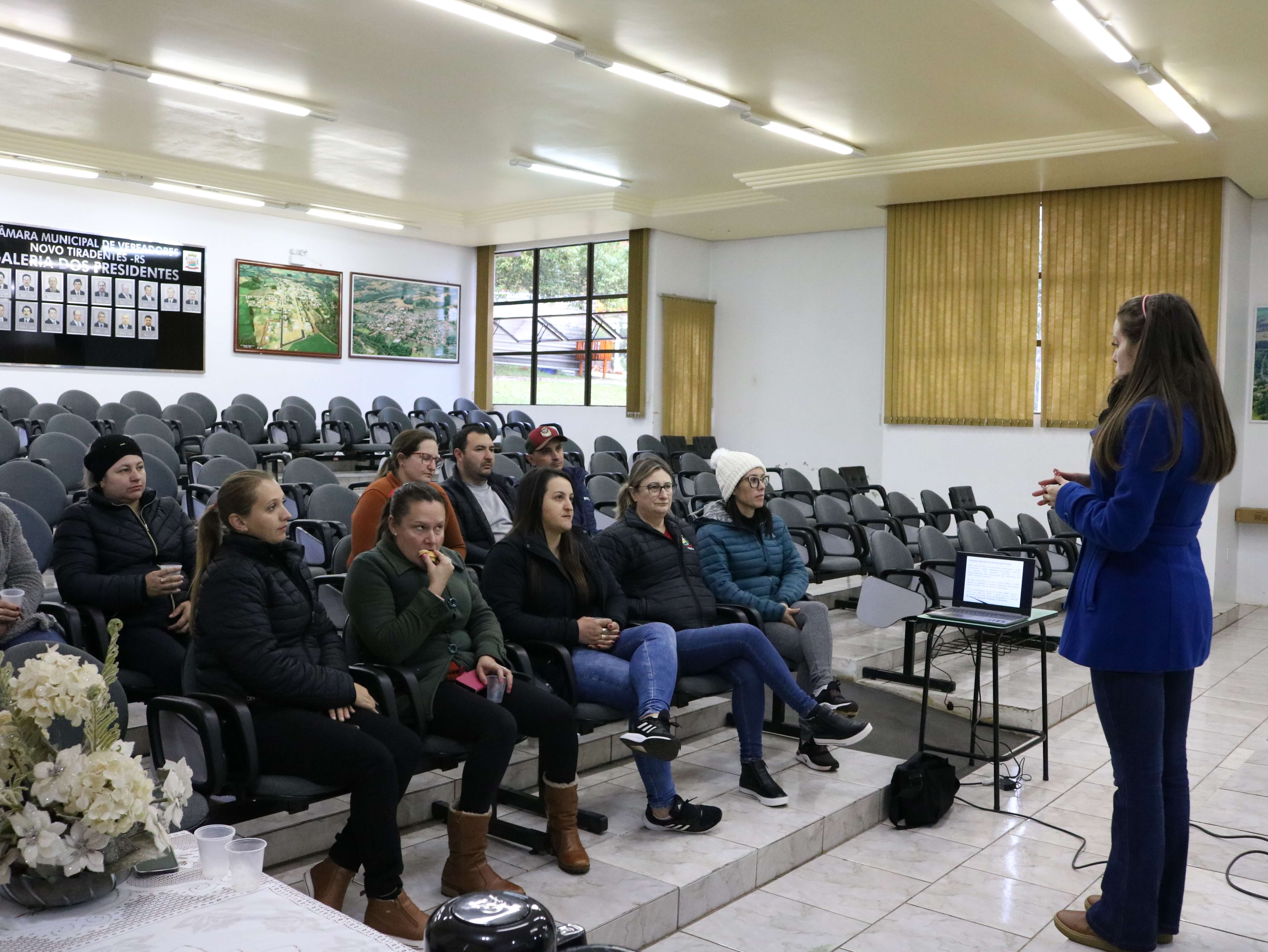 CONSELHO CACS FUNDEB E SECRETARIA DE EDUCAÇÃO SE REÚNEM PARA TRATAR ASSUNTOS IMPORTANTES