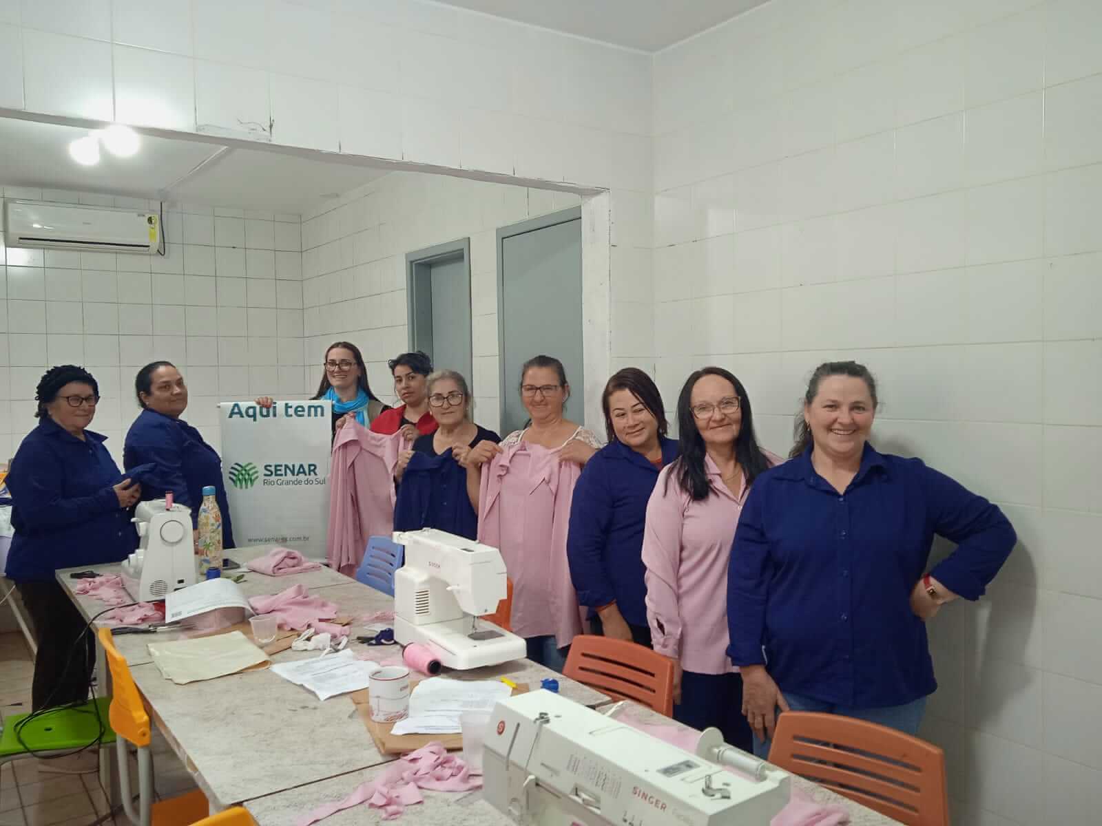 CURSO DE CORTE E CONFECÇÃO DE VESTUÁRIO FEMININO ACONTECEU NO CRAS DE NOVO TIRADENTES NA ÚLTIMA SEMANA