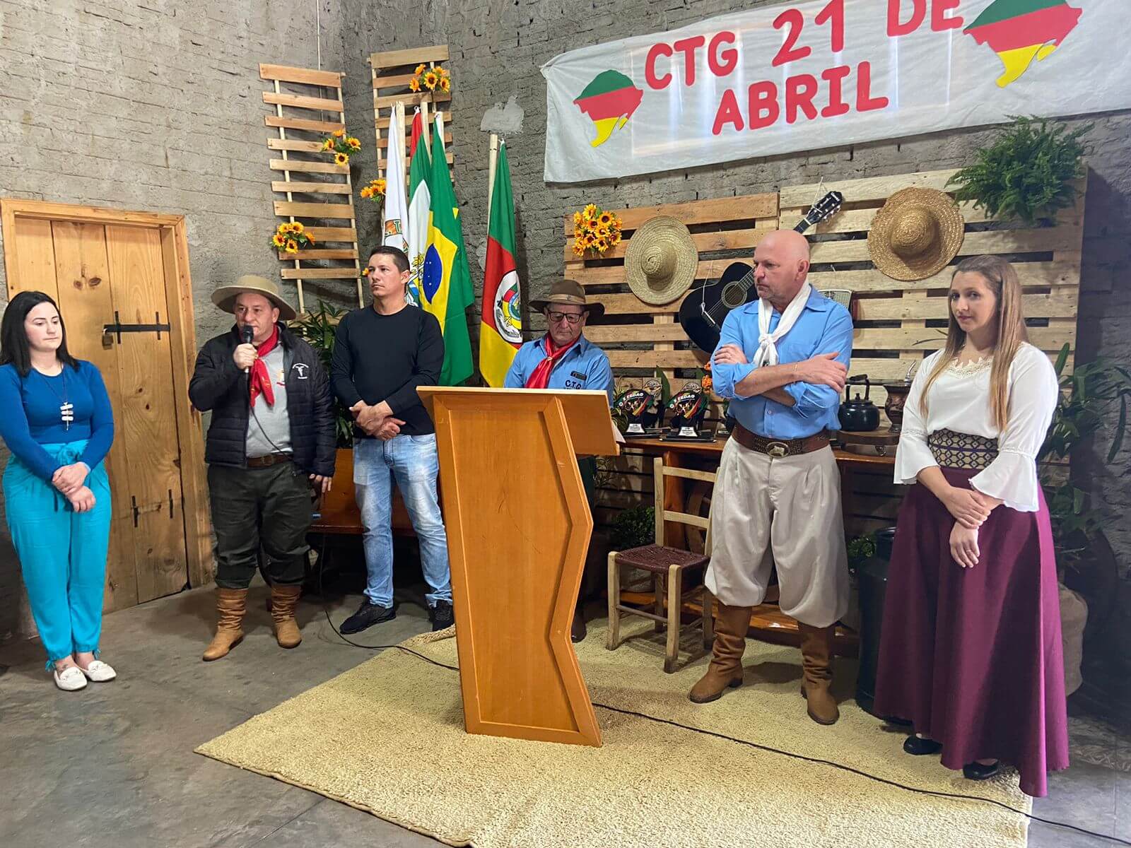 SOLENIDADE DE ABERTURA DOS FESTEJOS FARROUPILHAS DE NOVO TIRADENTES ACONTECEU NESTE SÁBADO, 16 DE SETEMBRO