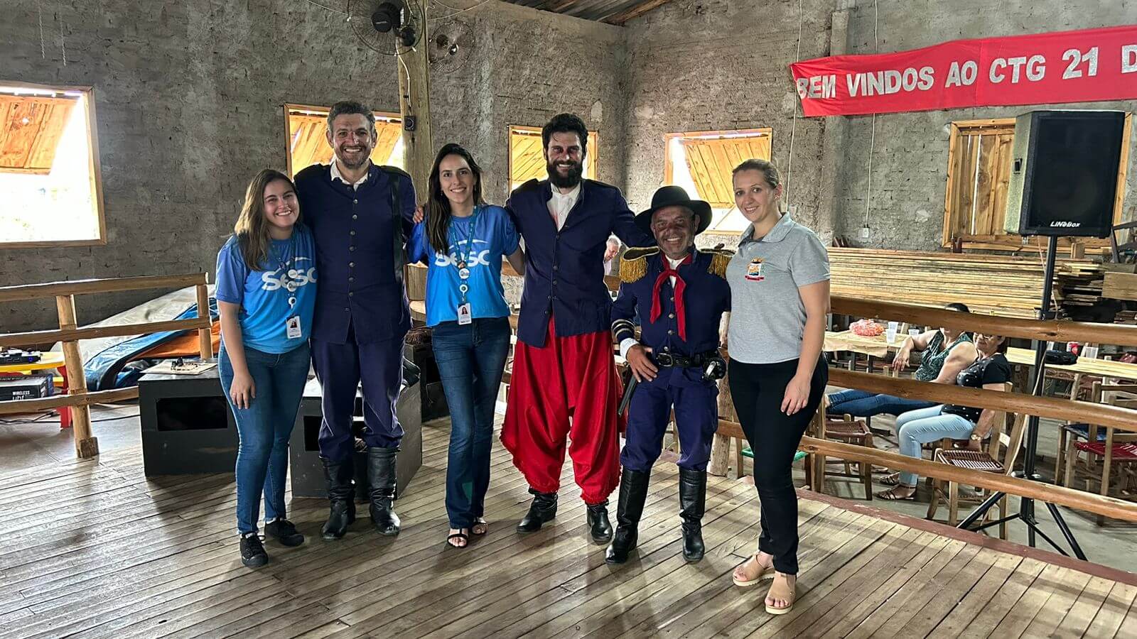 PREFEITURA DE NOVO TIRADENTES E SESC PROMOVERAM PEÇA DE TEATRO DURANTE A SEMANA FARROUPILHA 2023