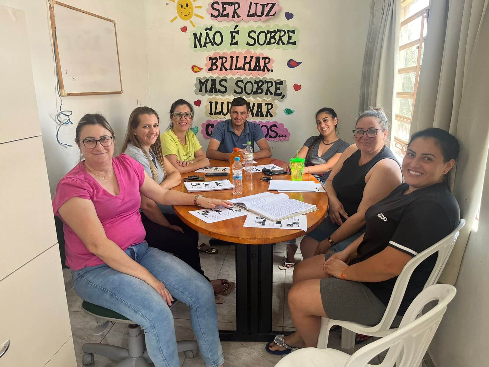 MEMBROS DO CONSELHO DE ALIMENTAÇÃO ESCOLAR SE REÚNEM PARA DEBATER SOBRE OS INVESTIMENTOS NA MERENDA ESCOLAR EM 2023