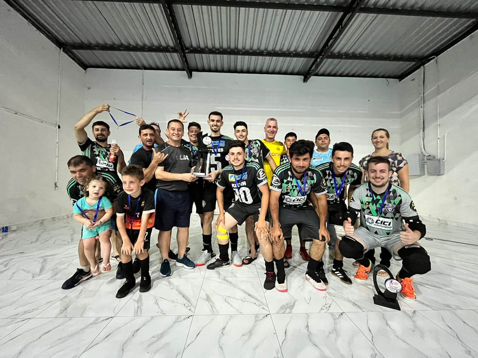 FINAL DO CAMPEONATO MUNICIPAL DE FUTSAL MOVIMENTOU A NOITE DE DOMINGO EM NOVO TIRADENTES