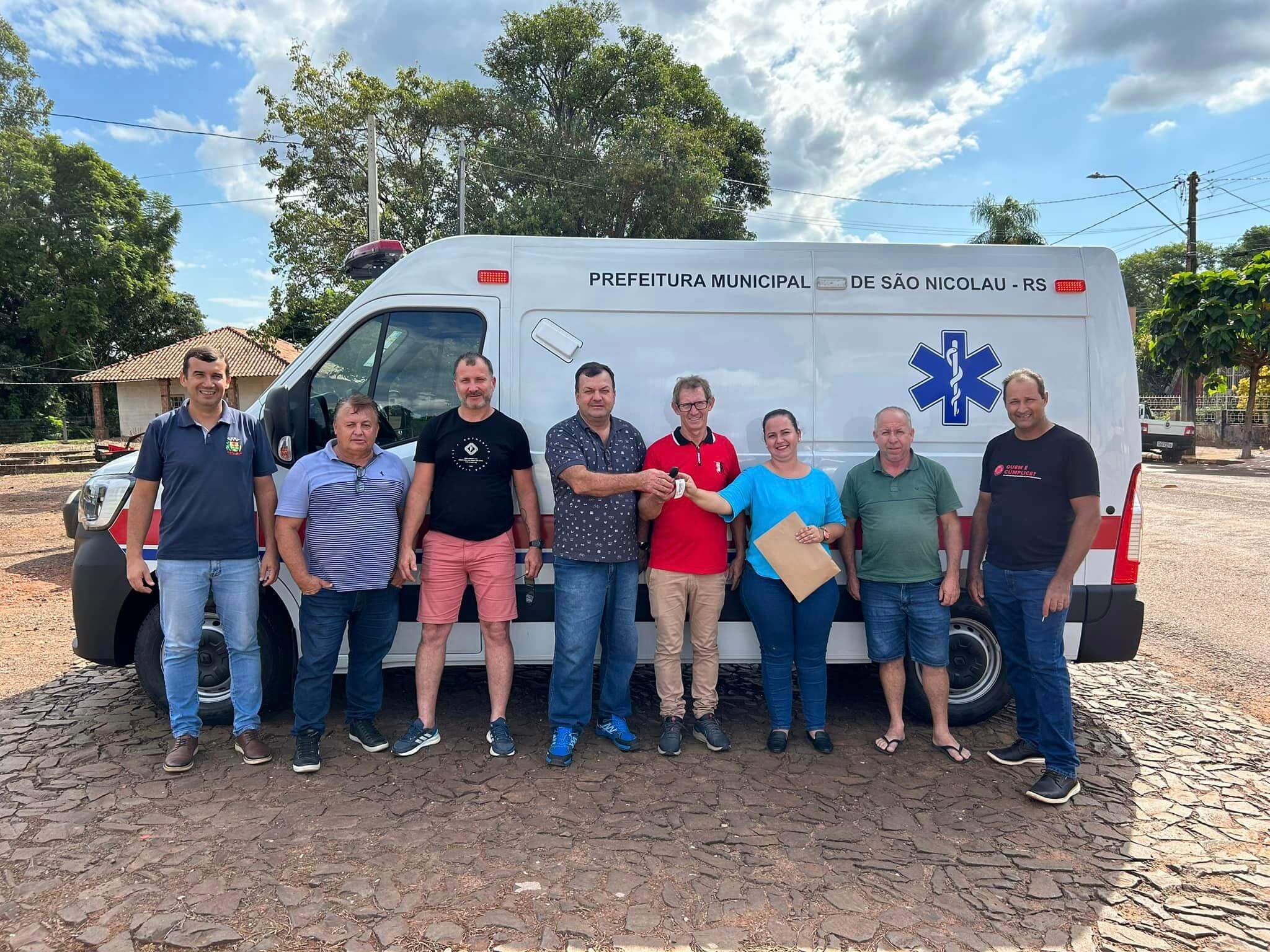 <p>ADMINISTRA&Ccedil;&Atilde;O MUNICIPAL RECEBEU UMA AMBUL&Acirc;NCIA NOVA NESTA SEXTA-FEIRA</p>