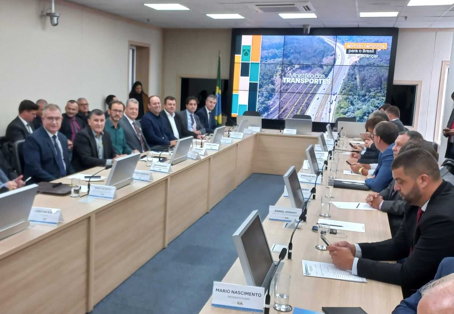 PREFEITOS E LIDERANÇAS MISSIONEIRAS ESTÃO EM BRASÍLIA PARA VÁRIAS REUNIÕES IMPORTANTES PARA O DESENVOLVIMENTO REGIONAL