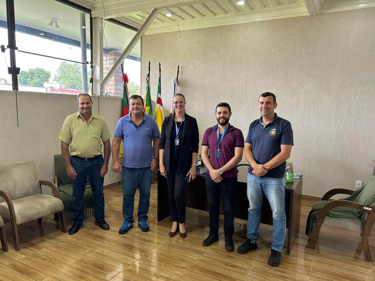 GERENTE REGIONAL DE GOVERNOS DO BANRISUL ESTEVE PRESENTE NO MUNICÍPIO DE SÃO NICOLAU