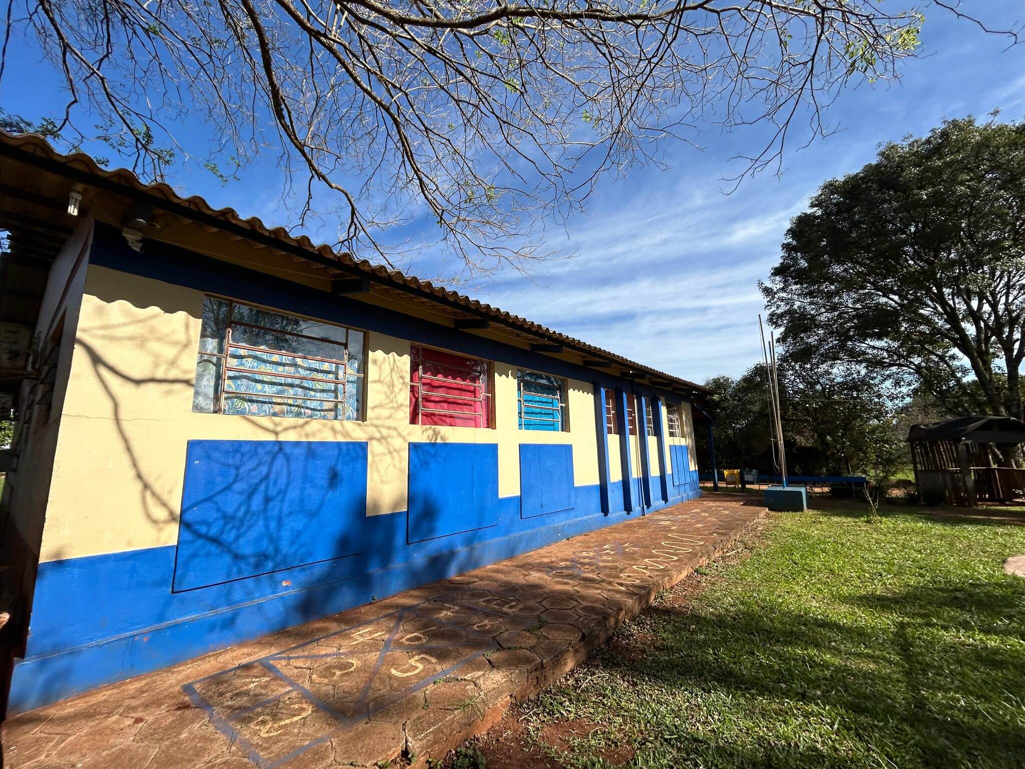 <p>ESCOLA MUNICIPAL S&Atilde;O BERNARDO PROMOVER&Aacute; ARRAIA JUNINO COM BINGO E DAN&Ccedil;A</p>