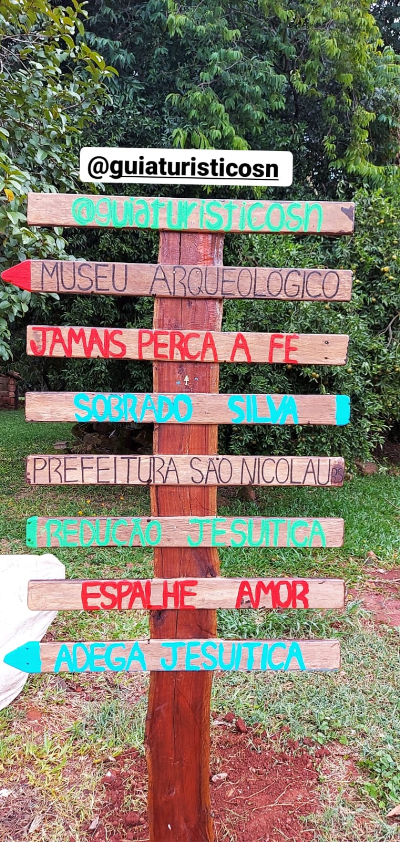 PLACAS REFERENTE AO TURISMO, INSTALADAS PARA EMBELEZAR