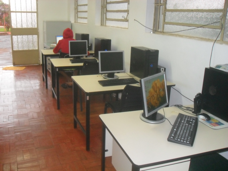 Tele Centro Comunitário a disposição da comunidade e Escolas
