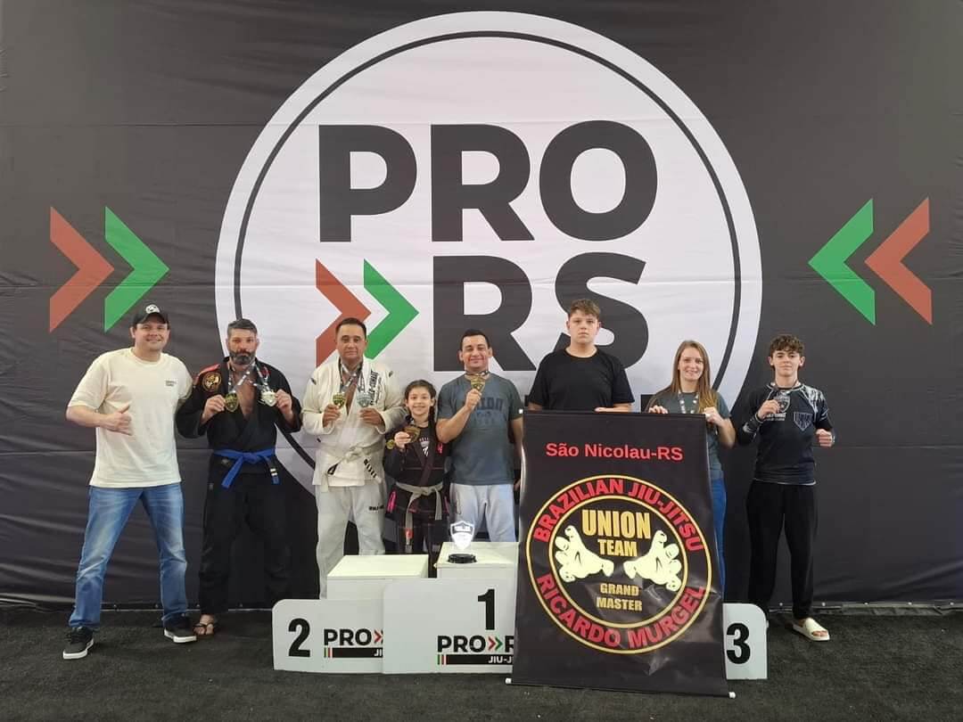 <p>UNION TEAM DE S&Atilde;O NICOLAU LAN&Ccedil;AR&Aacute; PROJETO SOCIAL SAMURAIS DA PRIMEIRA QUER&Ecirc;NCIA &ndash; FORMANDO CIDAD&Atilde;OS.</p>