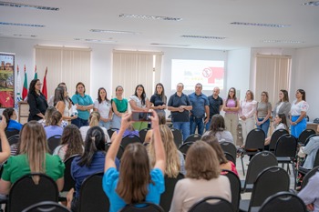 <p>EQUIPE DA SECRETARIA DE ASSIST&Ecirc;NCIA SOCIAL PARTICIPARAM DA REUNI&Atilde;O DO COEGEMAS EM CERRO LARGO</p>