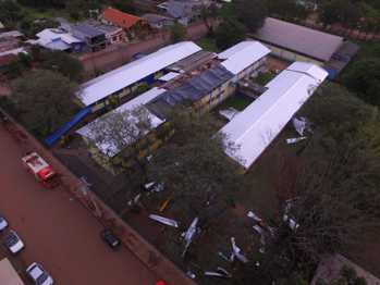 <p>Danificada por temporal h&aacute; 06 meses, a escola estadual de S&atilde;o Nicolau ainda aguarda por solu&ccedil;&otilde;es.</p>