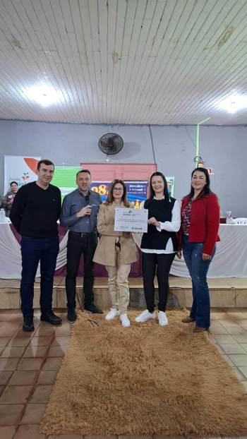 <p>Escola Padre Crist&oacute;v&atilde;o de Mendon&ccedil;a &eacute; contemplada pelo Fundo Social da Sicredi pelo segundo ano consecutivo</p>