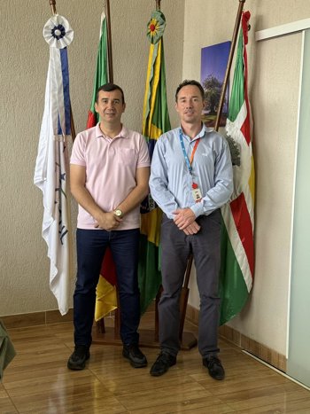 <p>Prefeito Rafael Godois recebe consultor regional da RGE para tratar de investimentos e projetos</p>