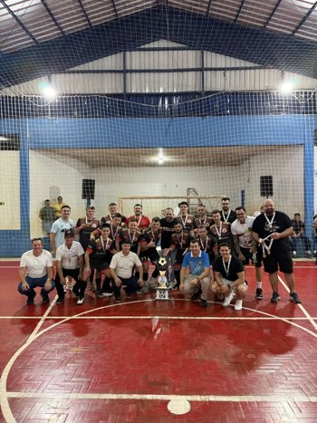 <p>S&atilde;o Nicolau Sedia a Grande Final da Ta&ccedil;a AMM/ALM de Futsal e Celebra Segundo Lugar com Orgulho</p>