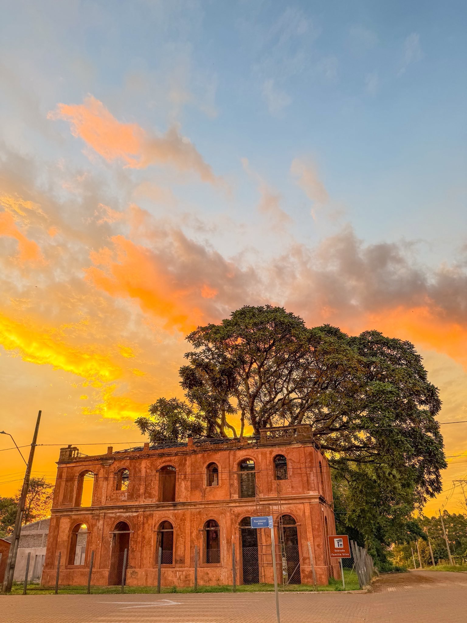 <p>O Sobrado Silva, guardi&atilde;o de s&eacute;culos e sil&ecirc;ncios, est&aacute; renascendo.</p>