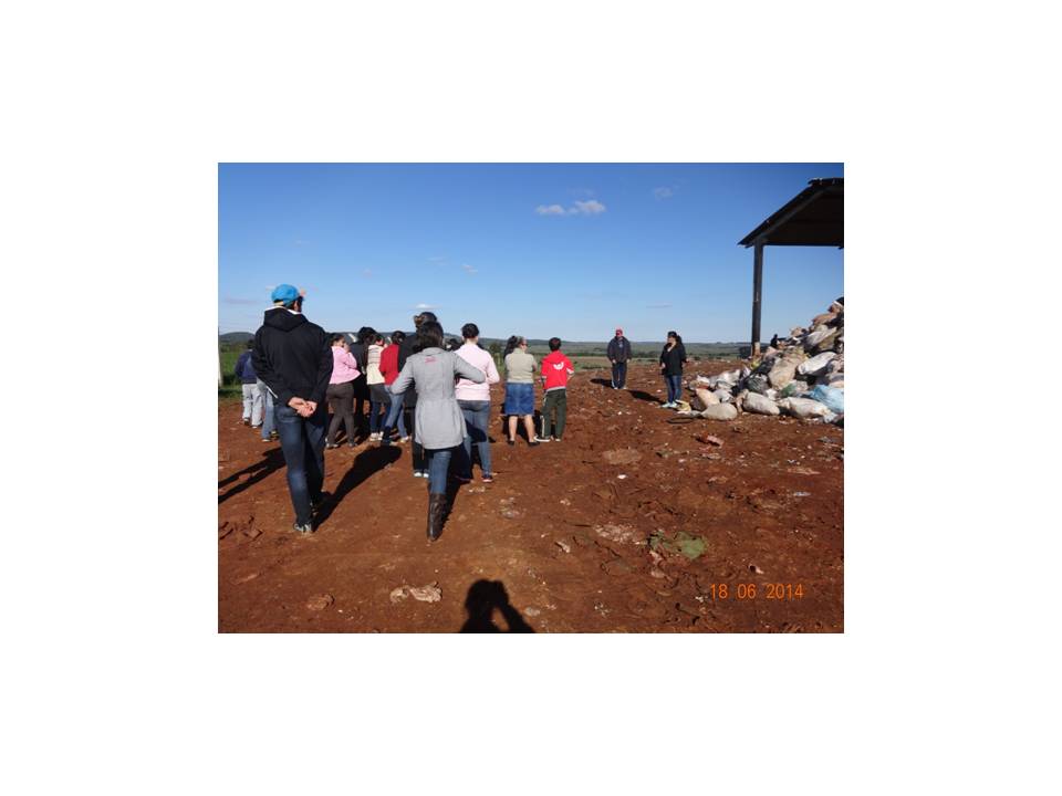 Alunos visitam o Aterro Sanitário
