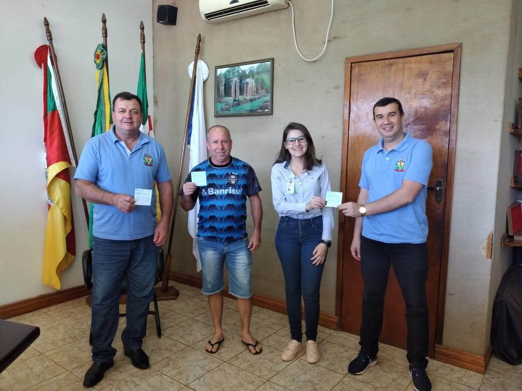 SICREDI UNIÃO RS, PRESTA HOMENAGEM AOS FUNCIONÁRIOS PÚBLICOS.