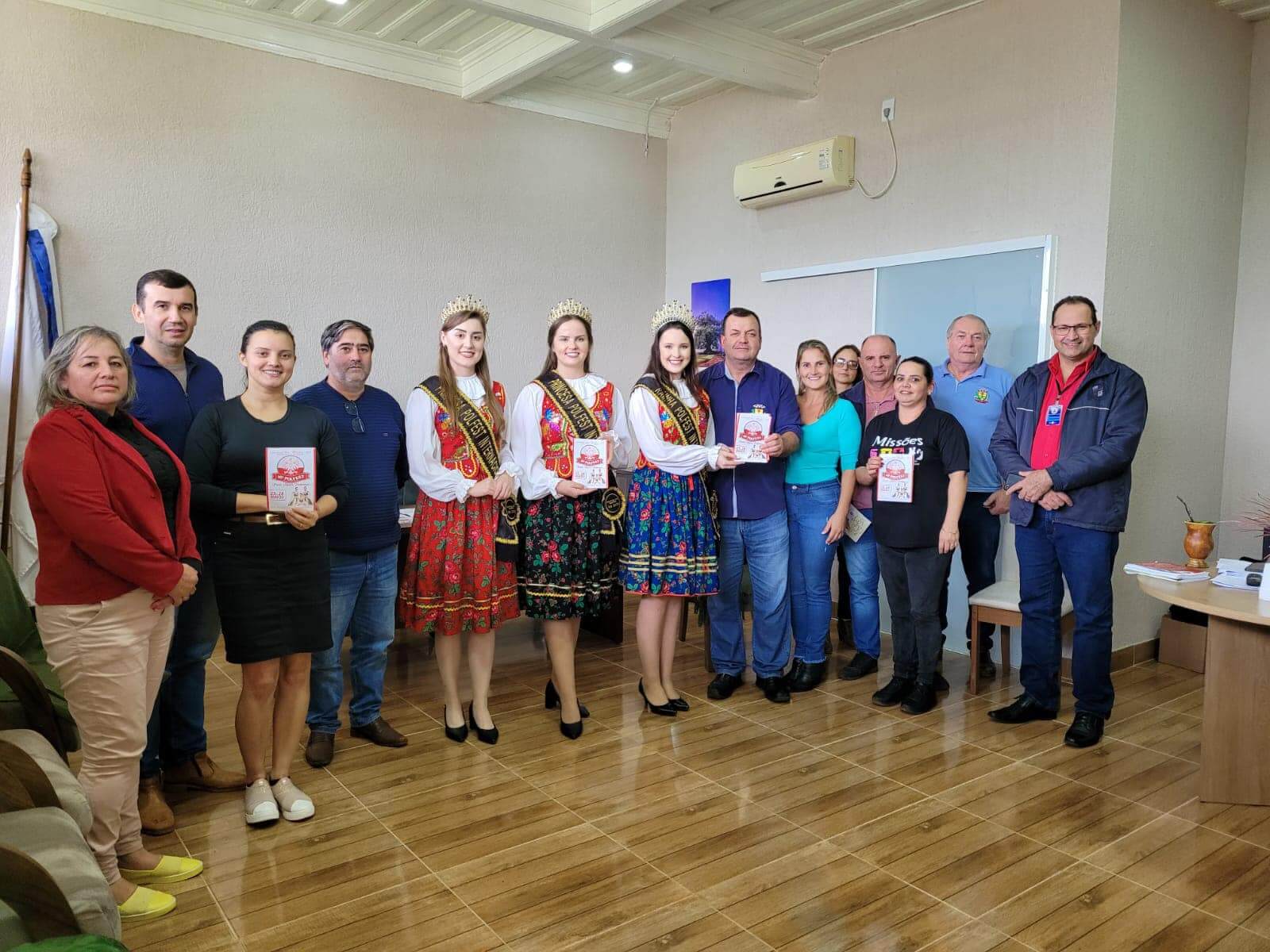 SOBERANAS DE GUARANI DAS MISSÕES CONVIDAM PARA 16° POLFEST INTERNACIONAL 