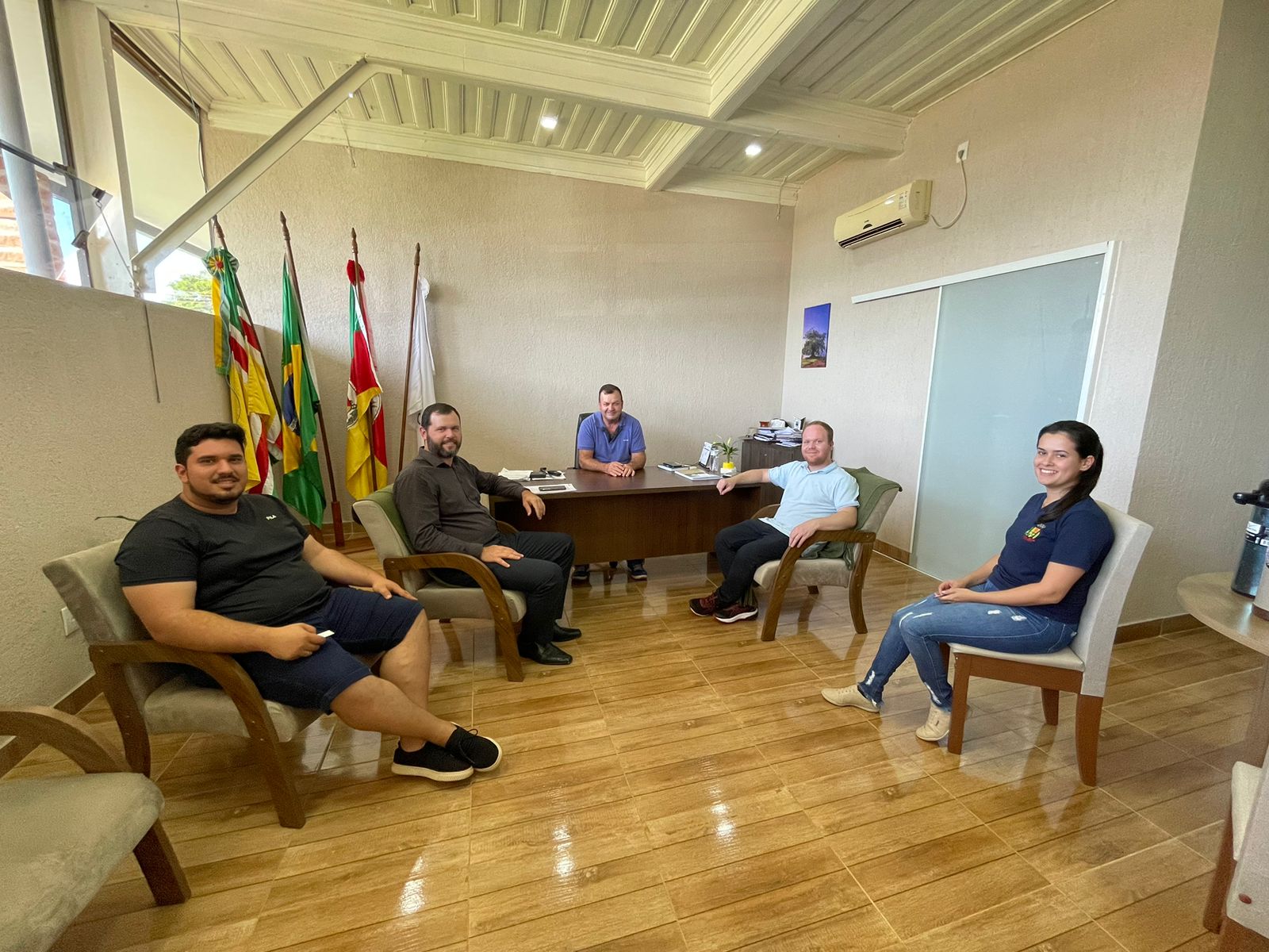 ADMINISTRAÇÃO MUNICIPAL RECEBE GERENTE DA CAIXA ECONÔMICA FEDERAL DE SÃO LUIZ GONZAGA