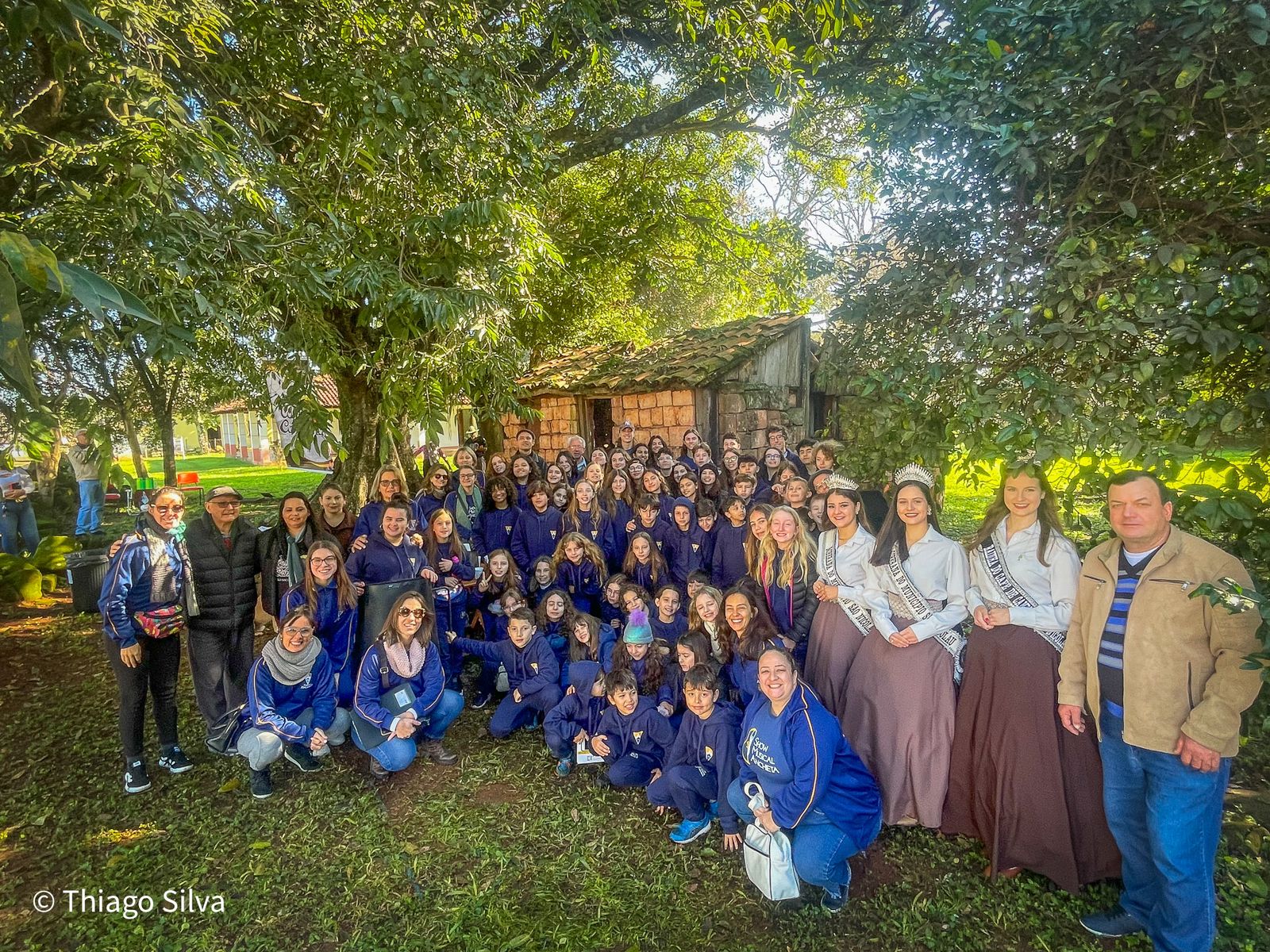COLÉGIO ANCHIETA DE PORTO ALEGRE DEGUSTA O CAFÉ DE CAMBONA E REALIZA ESPETÁCULO AO PÚBLICO SÃONICOLAUENSE