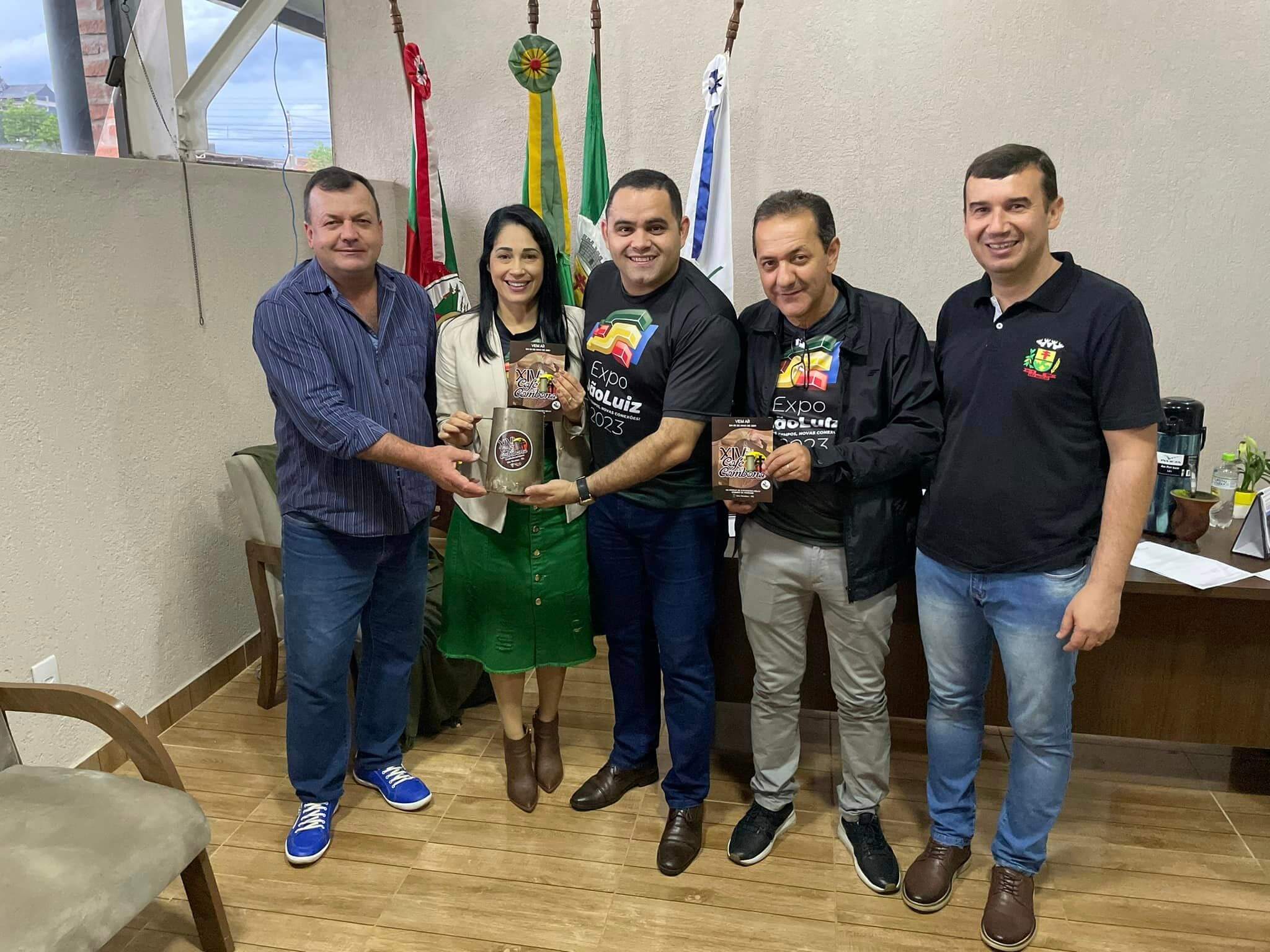 PRESIDENTE DA EXPO SÃO LUIZ - MARCOS ROSA VISITA O GABINETE DO PREFEITO E CONVIDA PARA O EVENTO "UM AVIVAMENTO CRISTÃO - JESUS CRISTO VIVE"