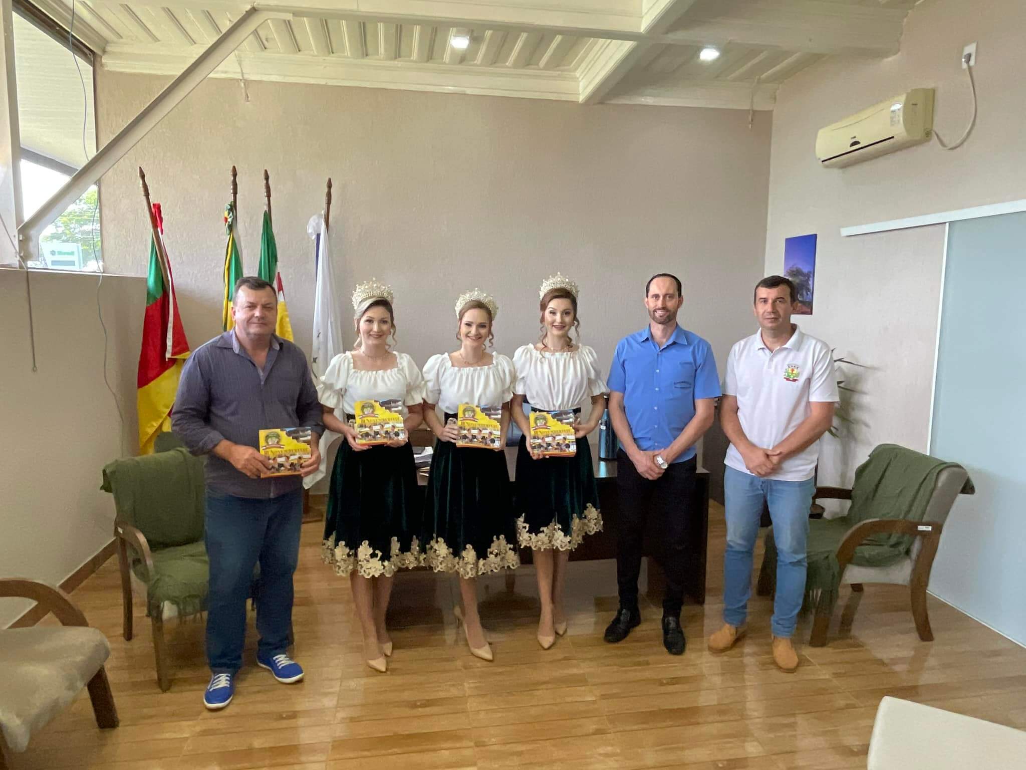 COMISSÃO DO EVENTO DA 3° EDIÇÃO DA NOVEMBERFEST DE MATO QUEIMADO REALIZAM O CONVITE EM SÃO NICOLAU
