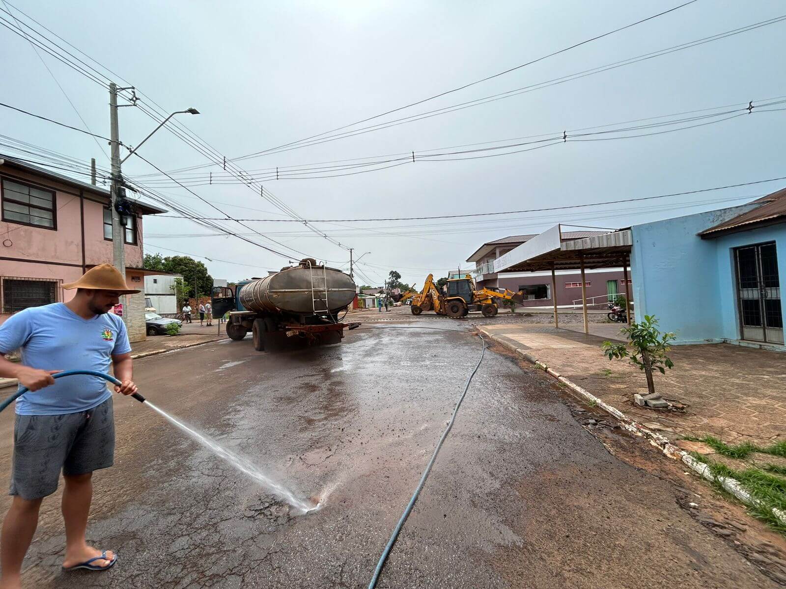ADMINISTRAÇÃO MUNICIPAL DE SÃO NICOLAU REALIZA RECUPERAÇÃO DO ASFALTO NA ÁREA URBANA DA ERS 561