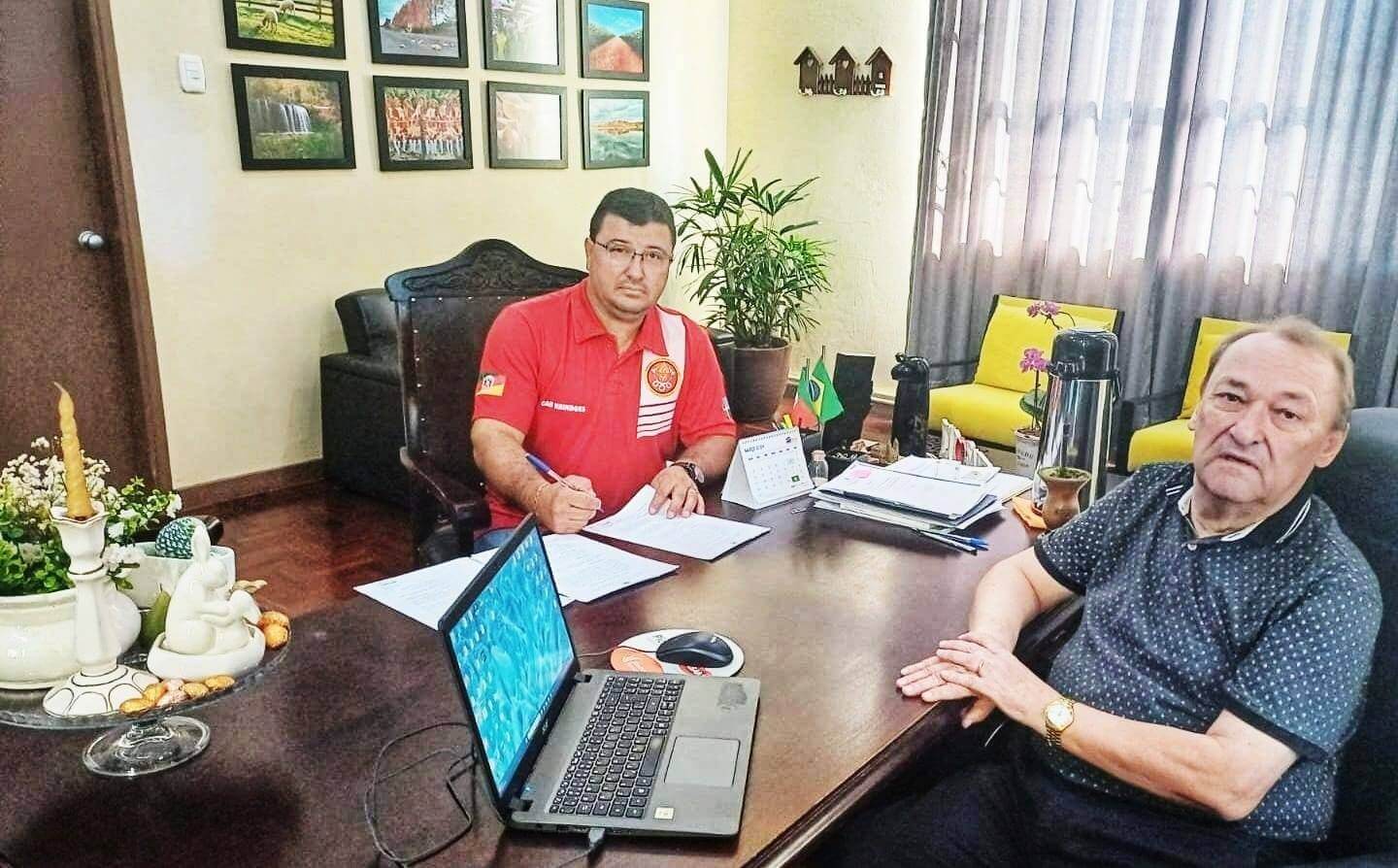 PARCERIA COM BOMBEIROS VOLUNTÁRIOS