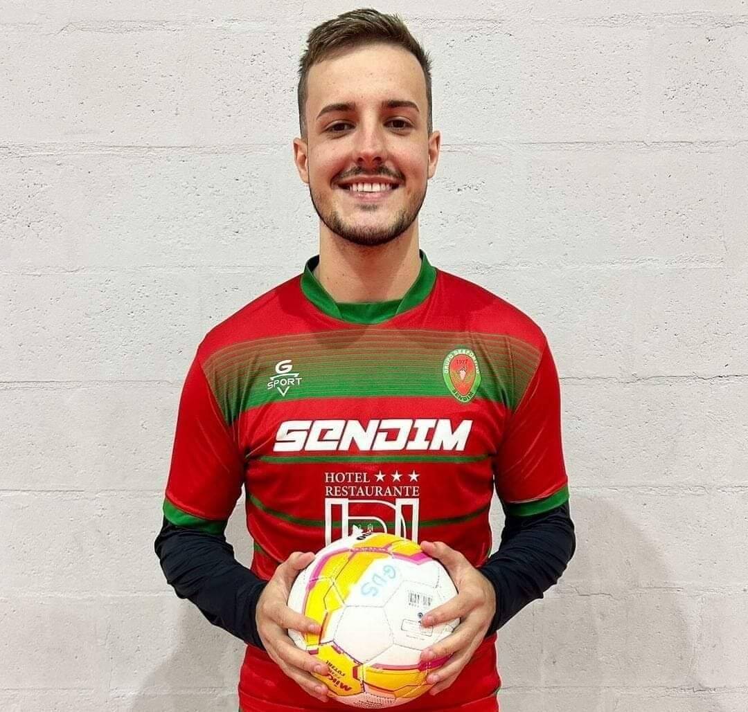 <p>VITOR &Eacute; DESTAQUE NO FUTSAL</p>