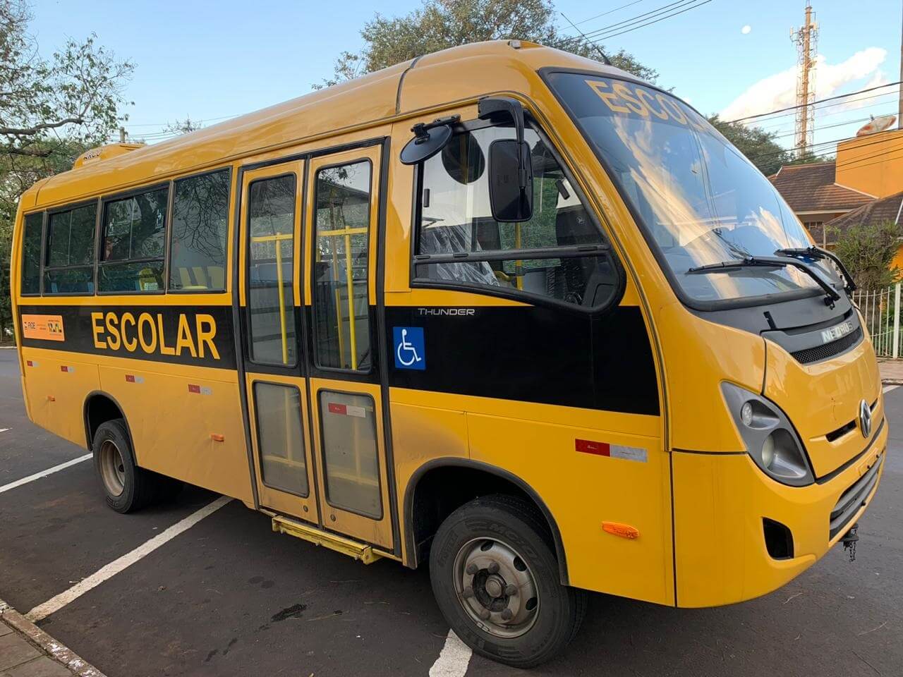 <p>MUNIC&Iacute;PIO RECEBEU MICRO-&Ocirc;NIBUS</p>