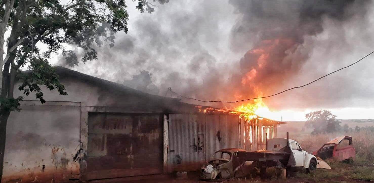 MAIS UM INCÊNDIO