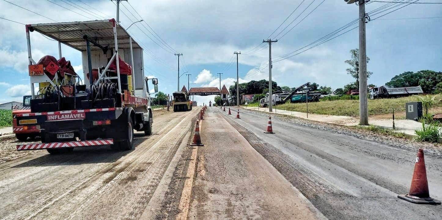 ASFALTAMENTO NA ENTRADA LESTE