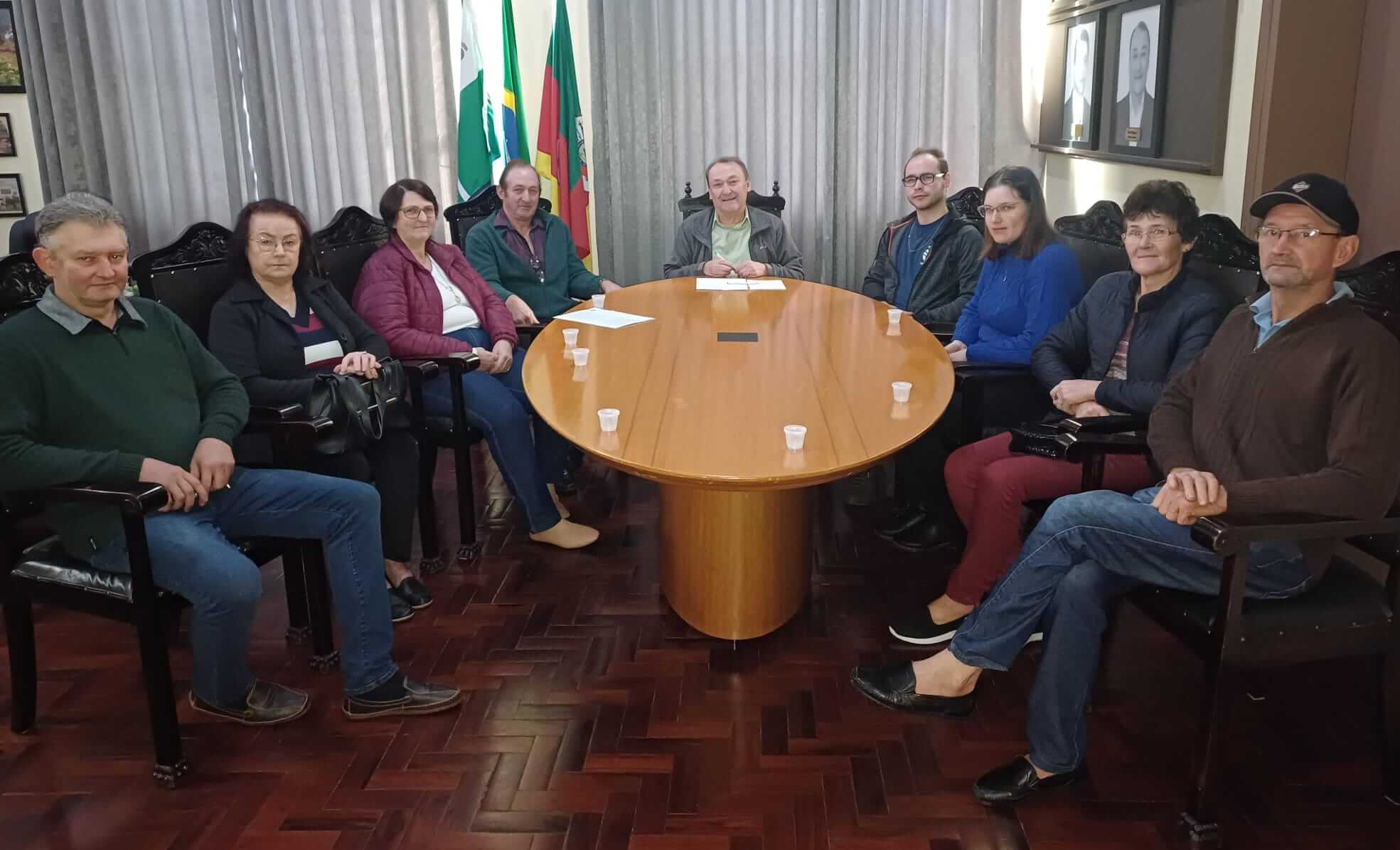 <p>LINHA ALMA TER&Aacute; CAL&Ccedil;AMENTO&nbsp;</p>