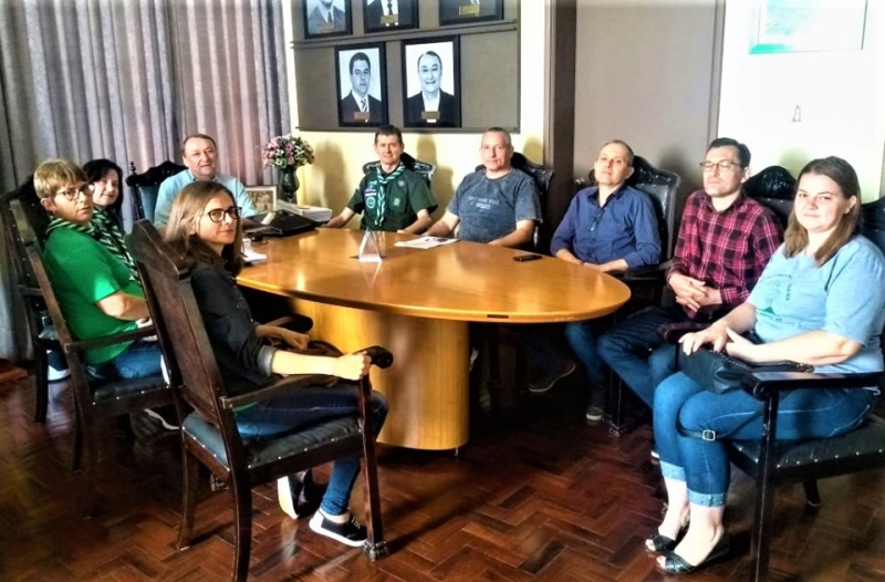 ESCOTEIROS