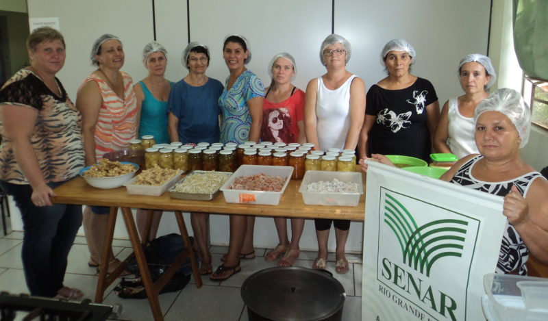 Realizado curso de processamento de frutas