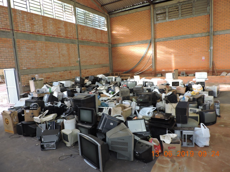LIXO ELETRÔNICO