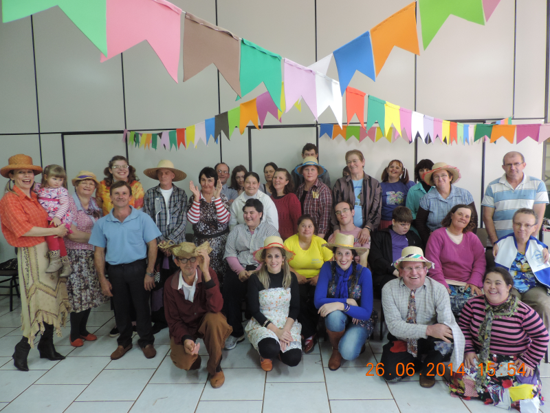 Escolas  e grupo de PNE realizaram festas juninas