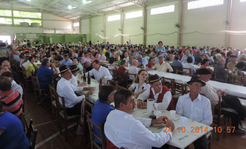 Oktoberfest encerrou com Encontro da Terceira Idade