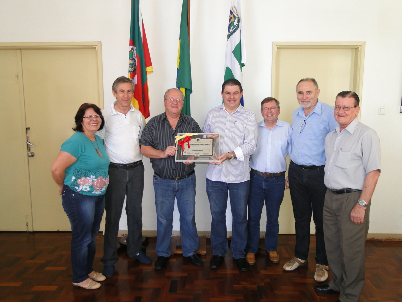 Prefeito recebeu direção do Coral Santa Cecília 