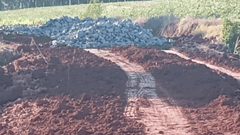 <p>CAL&Ccedil;AMENTO PR&Oacute;XIMO A ARENA GOLDEN</p>