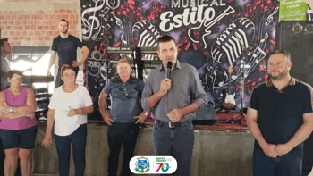 <p>ATIVIDADES COM OS GRUPOS DE IDOSOS&nbsp;</p>