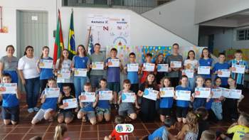 <p>ESCOLA MAINARDO COMPLETA 38 ANOS</p>