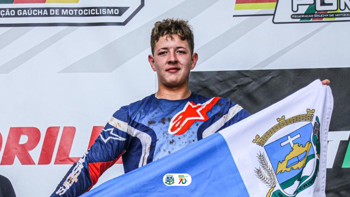 <p>Caio Holz brilha em Tapejara</p>